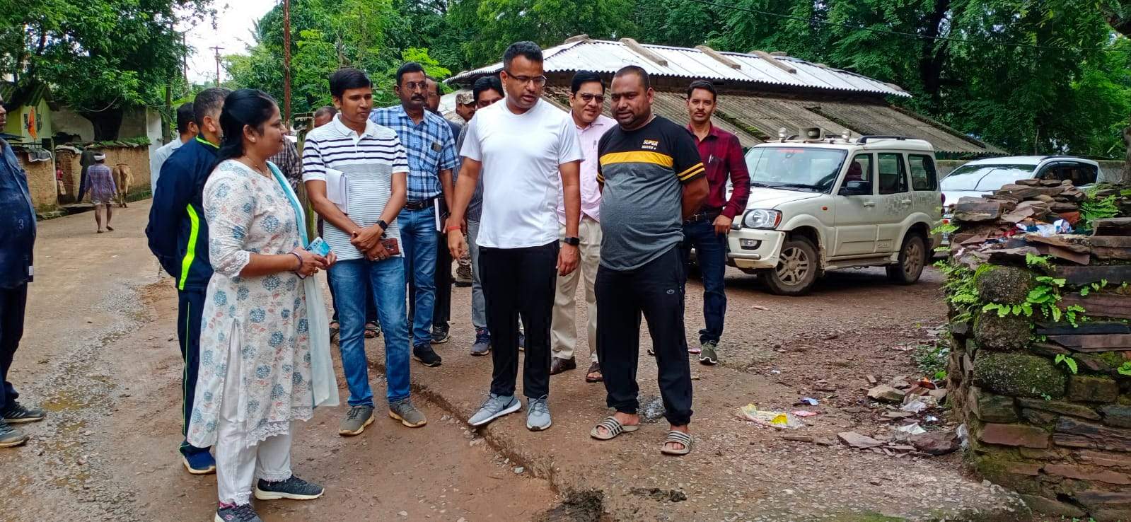 महापौर और कलेक्टर ने किया विभिन्न वार्डों का निरीक्षण