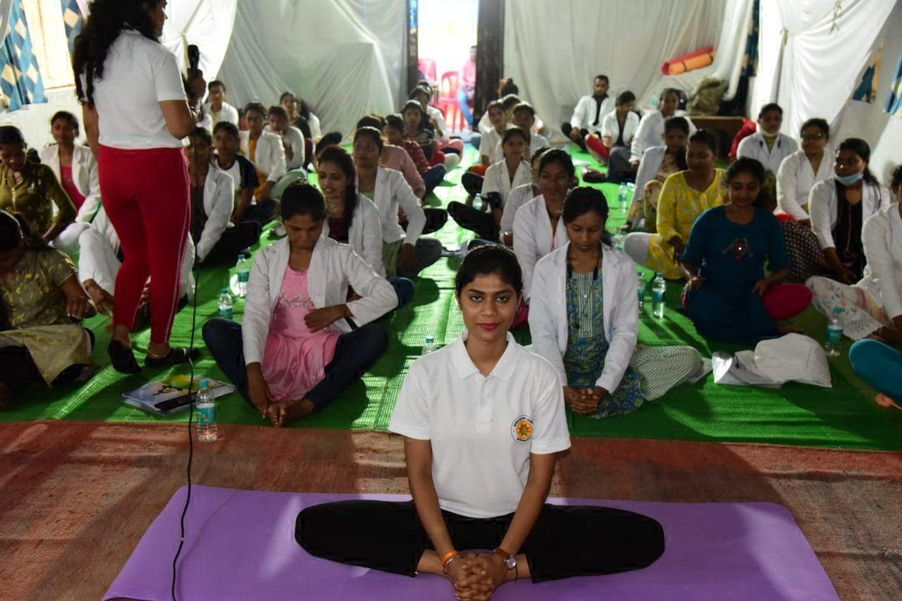 गर्भवतियों के लिए विशेष योगाभ्यास प्रशिक्षण शुरू गर्भवतियों के लिए विशेष योगाभ्यास प्रशिक्षण शुरू
