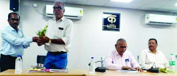 शिक्षा व्यवस्था में कसावट लाने पर जोर शिक्षा व्यवस्था में कसावट लाने पर जोर
