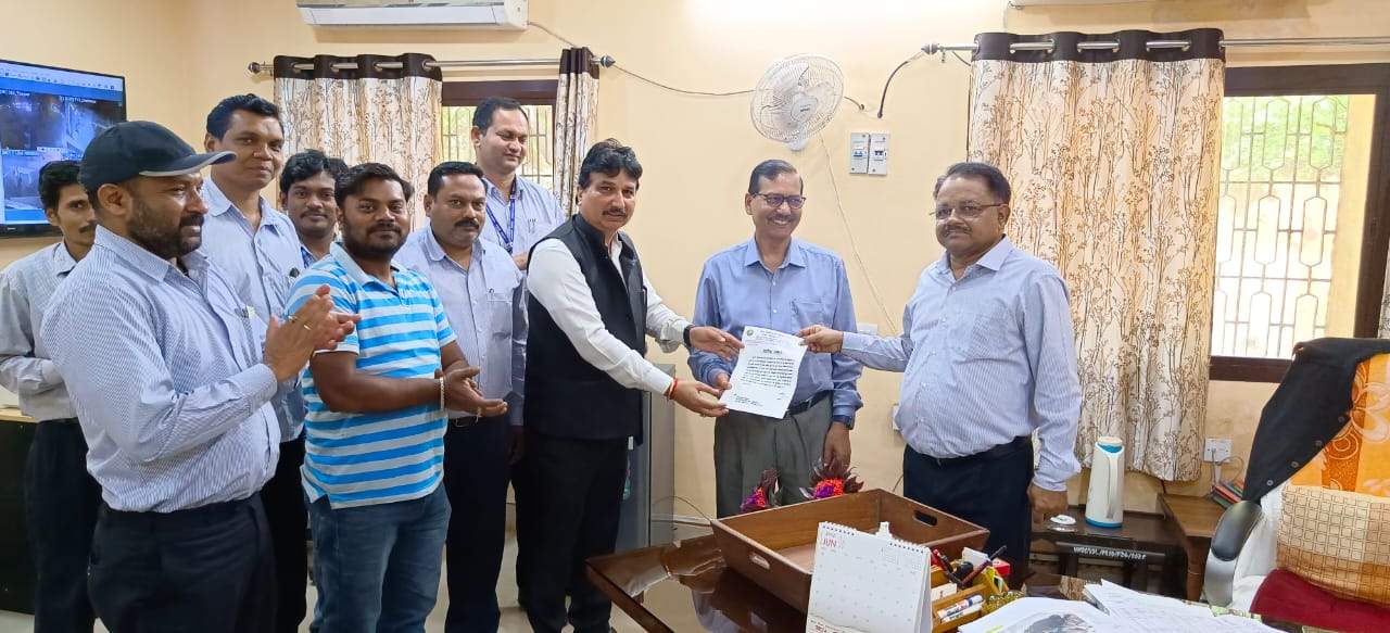 केवी में अध्ययन सीट बढ़वाने पर इंटक ने जताया आभार