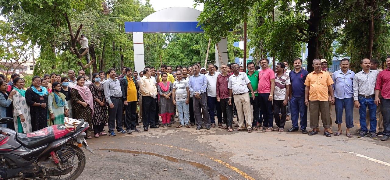 जिला न्यायालय परिसर में चलाया स्वच्छता अभियान