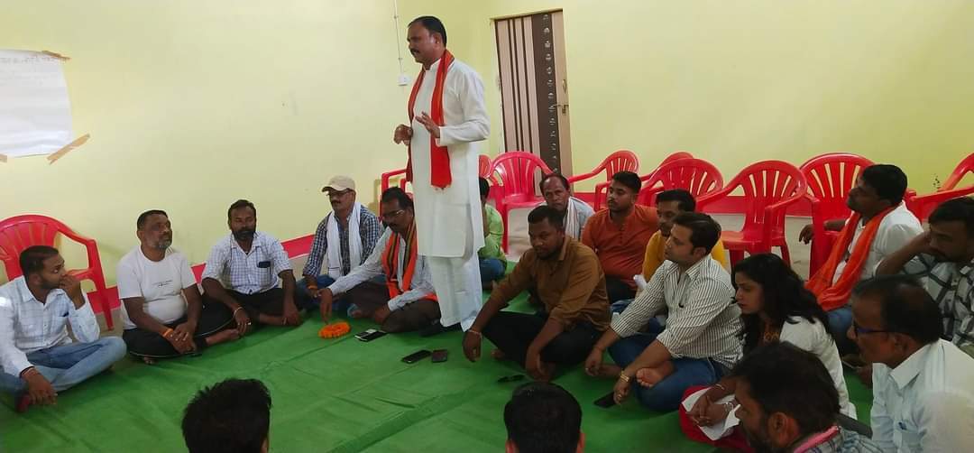समाज के बीच जाकर बड़े परिवर्तन के लिए तैयारी करें- श्याम बिहारी समाज के बीच जाकर बड़े परिवर्तन के लिए तैयारी करें- श्याम बिहारी