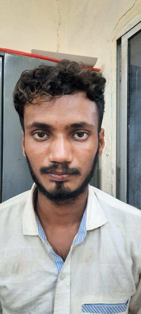 विवाहिता से छेडख़ानी और फोटो का व्हाट्सअप ग्रुप फैलाया, गिरफ्तार विवाहिता से छेडख़ानी और फोटो का व्हाट्सअप ग्रुप फैलाया, गिरफ्तार