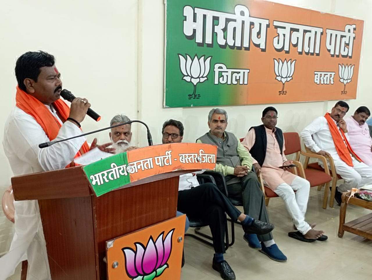 राष्ट्र निर्माण के साथ जीत का लक्ष्य लेकर काम करें कार्यकर्ता-  बिश्वेश्वर