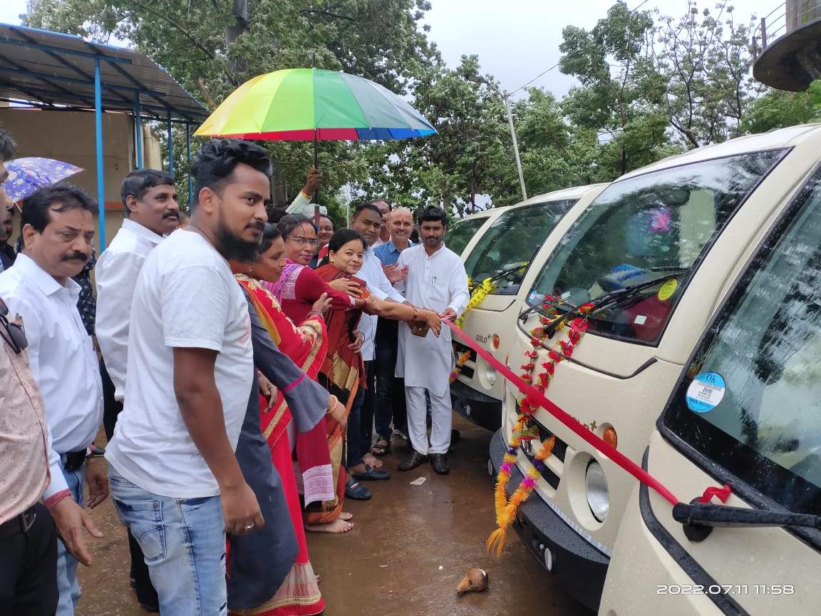 नपा को 4 मिनी टिप्पर मिले, छबीन्द्र के हाथों लोकार्पण