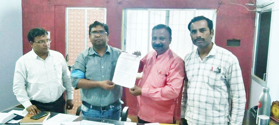 खाद की कालाबाजारी और अघोषित बिजली कटौती को लेकर छजकां ने एसडीएम को सौंपा ज्ञापन