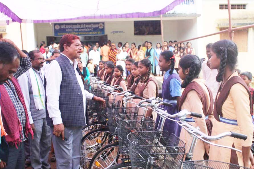 मर्दापाल क्षेत्र के बच्चों को भी मिलेगी नि:शुल्क अंग्रेजी शिक्षा- चंदन कश्यप मर्दापाल क्षेत्र के बच्चों को भी मिलेगी नि:शुल्क अंग्रेजी शिक्षा- चंदन कश्यप