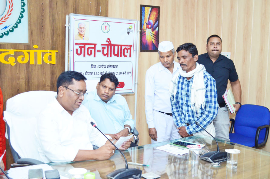 जन चौपाल : 5 किसानों को मिली ऋण पुस्तिका