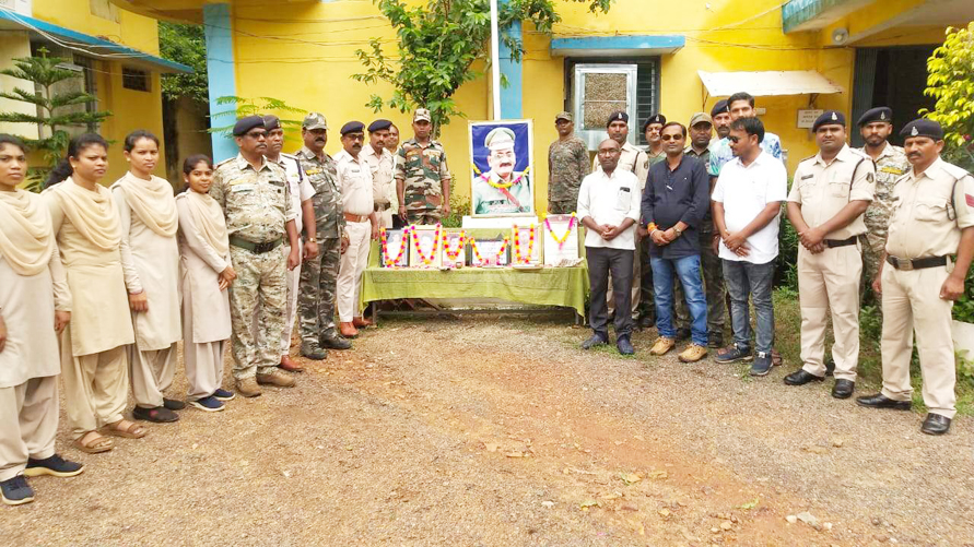 शहीदों की शहादत को कभी भूला नहीं पाएंगे देशवासी-मानिकपुरी