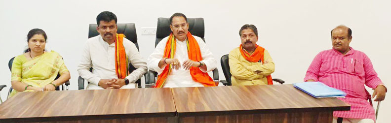 आजादी के बाद पहली बार जनजातीय समाज से राष्ट्रपति उम्मीदवार बनना देश के लिए गर्व की बात-डमरूधर आजादी के बाद पहली बार जनजातीय समाज से राष्ट्रपति उम्मीदवार बनना देश के लिए गर्व की बात-डमरूधर