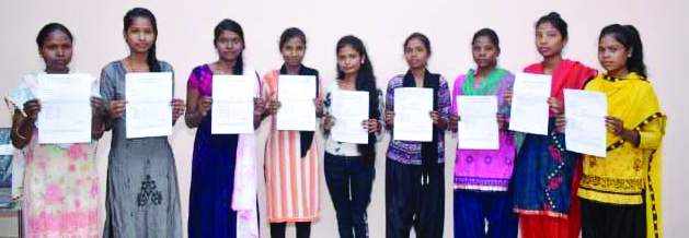 रोजगार मेले से युवक-युवतियों को मिली नौकरी