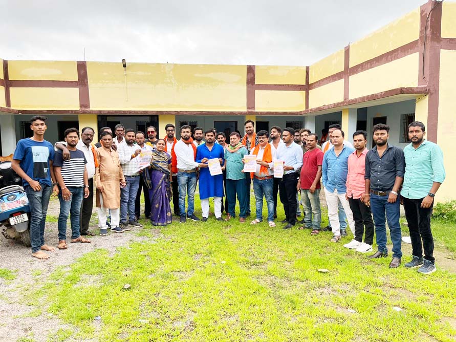 युवा मोर्चा का एसडीएम कार्यालय घेराव 19 को,बैठक में बनी रणनीति युवा मोर्चा का एसडीएम कार्यालय घेराव 19 को,बैठक में बनी रणनीति