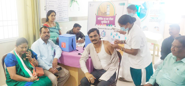 विधायक ने शुभारंभ किया कोरोना वैक्सीन की प्रीकॉशन डोज