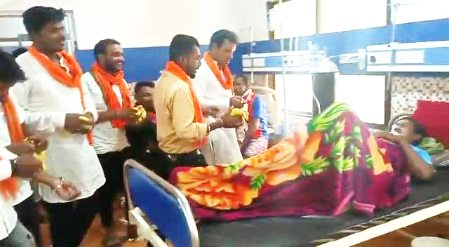 पौधारोपण, फल वितरण कर शिवसेना ने मनाया स्थापना दिवस पौधारोपण, फल वितरण कर शिवसेना ने मनाया स्थापना दिवस