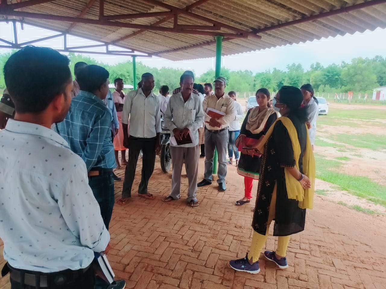 जिपं सीईओ ने किया गौठानों का निरीक्षण, कई कार्य कराने के निर्देश