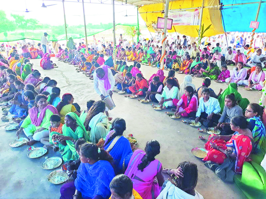 मोहारा आश्रम में धूमधाम से मनी गुरू पूर्णिमा मोहारा आश्रम में धूमधाम से मनी गुरू पूर्णिमा