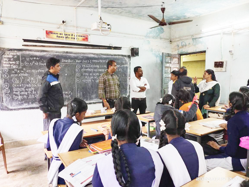 अपर कलेक्टर ने किया कन्या हाईस्कूल का निरीक्षण, समस्याएं जानीं, जल्द समाधान का आश्वासन