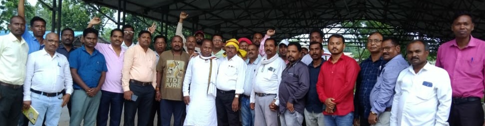 विश्व आदिवासी दिवस मनाने जिलाध्यक्ष ने ली तैयारी बैठक