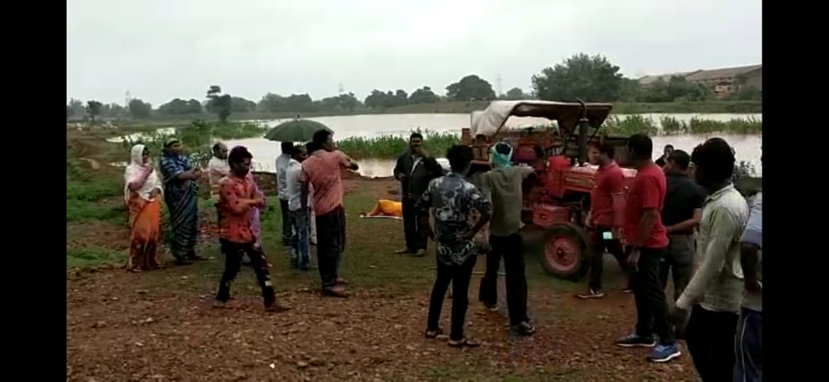 धड़ और हाथ-पैर कटे महिला की शिनाख्ती में जुटी पुलिस धड़ और हाथ-पैर कटे महिला की शिनाख्ती में जुटी पुलिस