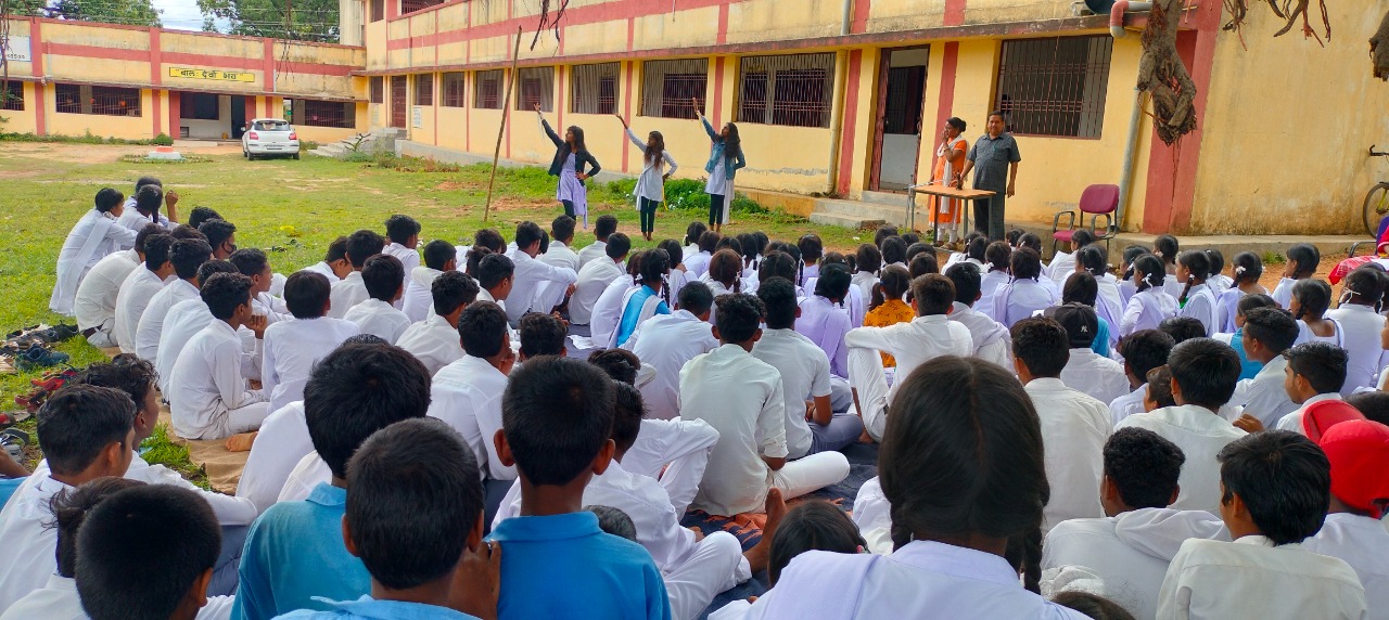 आजादी का अमृत महोत्सव पर सरहरी विद्यालय में विभिन्न स्पर्धा