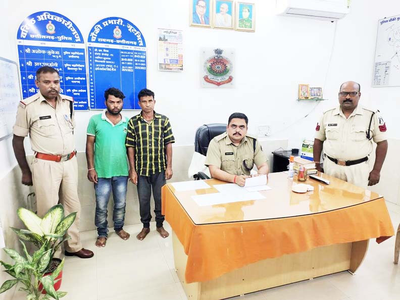 दहेज के लिए हत्या, पिता-पुत्र गिरफ्तार