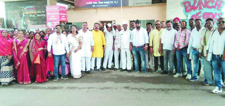 ईडी कार्यालय का घेराव करने पहुंचे नवापारा के कार्यकर्ता ईडी कार्यालय का घेराव करने पहुंचे नवापारा के कार्यकर्ता