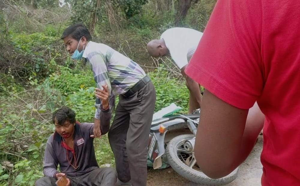 बाईकें भिड़ीं, 4 जख्मी