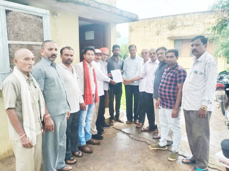 असमय बिजली कटौती, भाजपा ने राज्यपाल के नाम सौंपा ज्ञापन असमय बिजली कटौती, भाजपा ने राज्यपाल के नाम सौंपा ज्ञापन