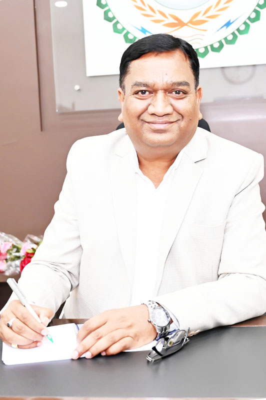 किसानों को निरंतर आपूर्ति होते रहना चाहिए खाद-कलेक्टर