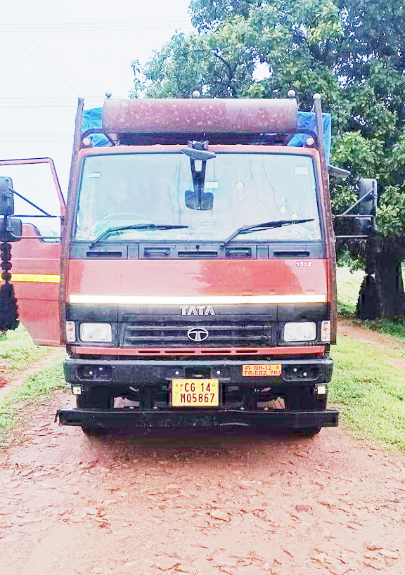 पुलिस की घेराबंदी देख  ट्रक छोडक़र भागा मवेशी तस्कर