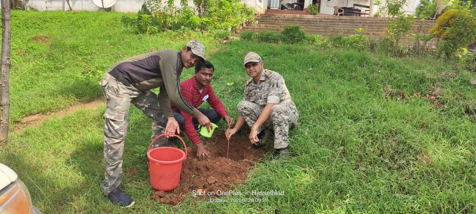 पोदला उरस्कना अभियान के तहत थानों में पौधरोपण पोदला उरस्कना अभियान के तहत थानों में पौधरोपण