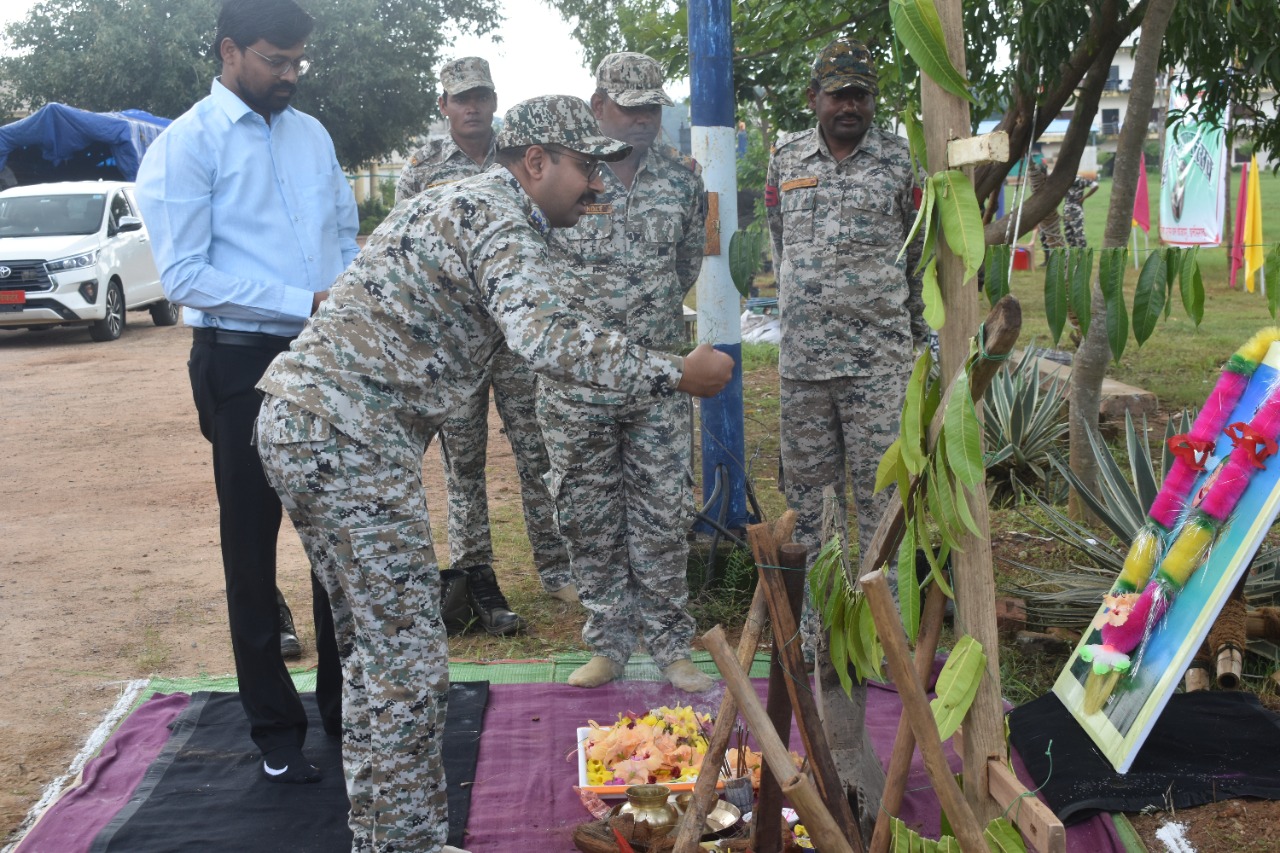 शहीदों की स्मृति में वृक्षारोपण उत्सव पोदला उरस्कना शुरू शहीदों की स्मृति में वृक्षारोपण उत्सव पोदला उरस्कना शुरू