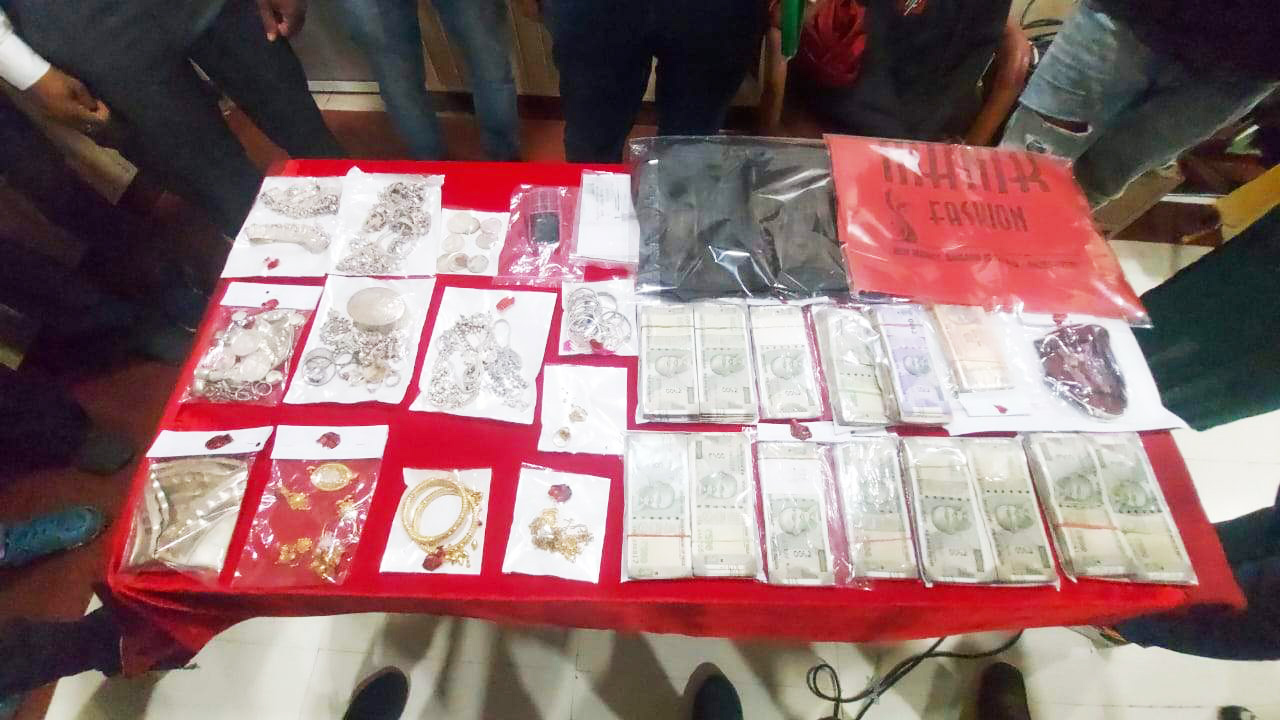 कई राज्यों में चोरी करने वाला बांग्लादेशी गिरोह गिरफ्तार