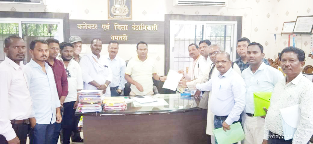 कलेक्टर से मिला सर्व आदिवासी समाज का प्रतिनिधि मंडल