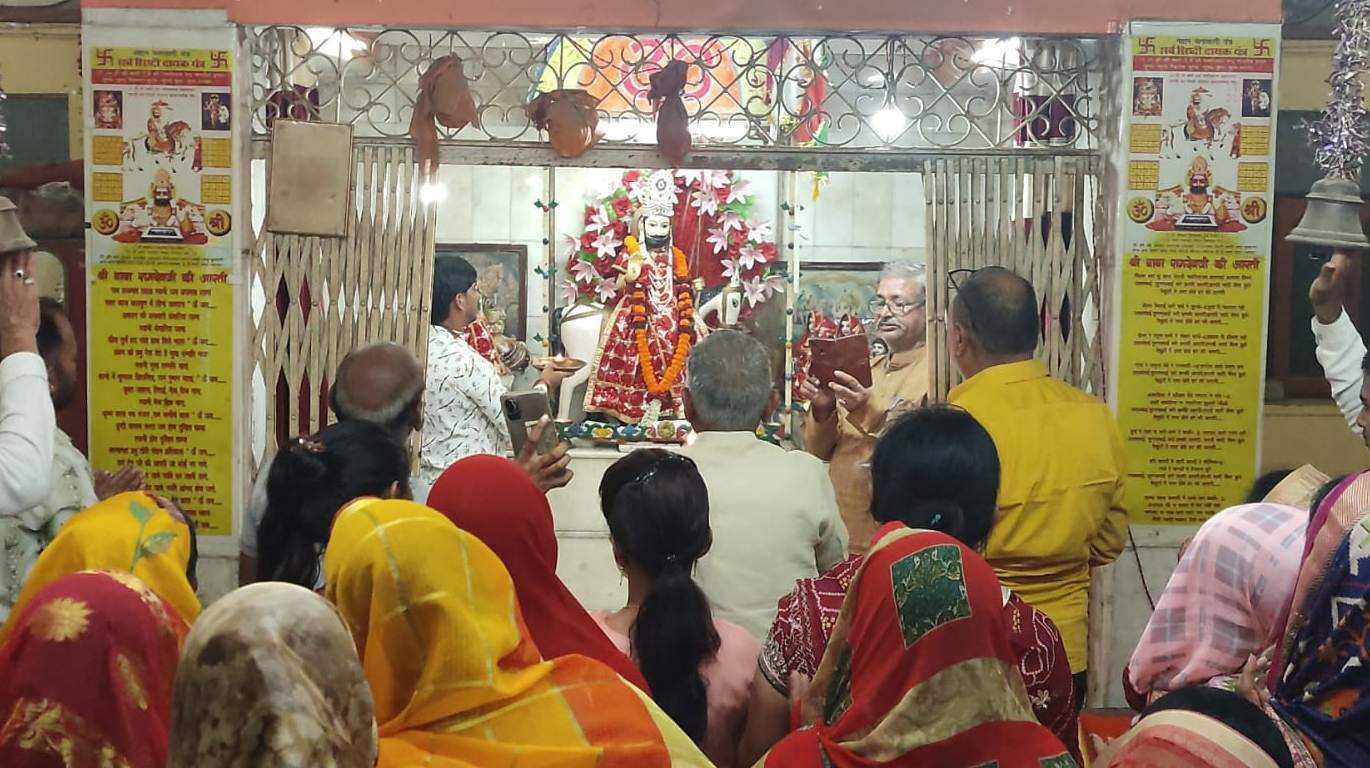बाबा रामदेव मंदिर में भक्तिमय कार्यक्रम बाबा रामदेव मंदिर में भक्तिमय कार्यक्रम