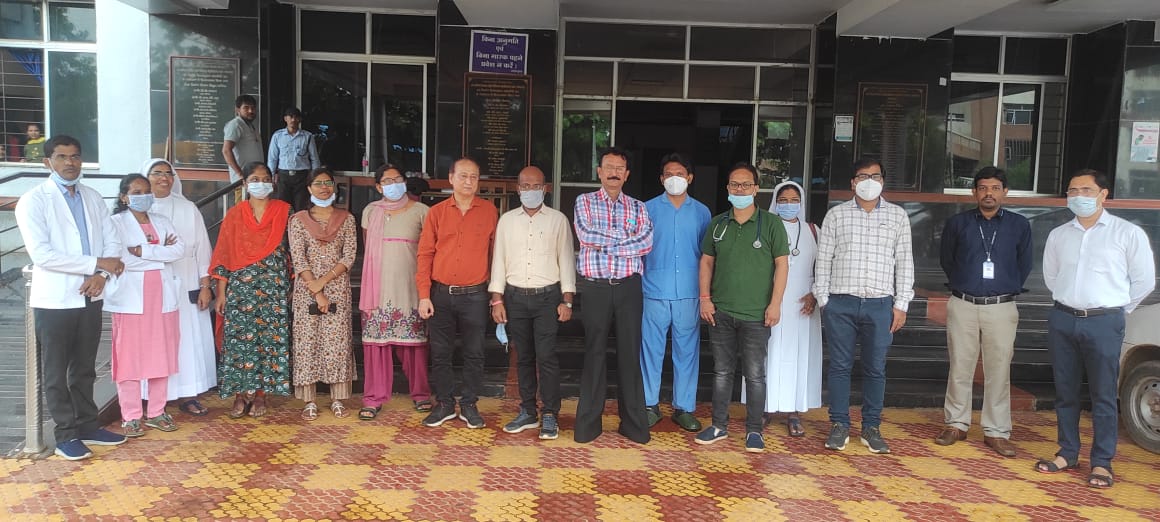 सोमवार को मेकाज के चिकित्सा शिक्षक रहे हड़ताल पर