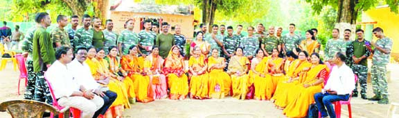 भाजपा महिला मोर्चा ने कैम्पों के  जवानों को रक्षा सूत्र बांधा