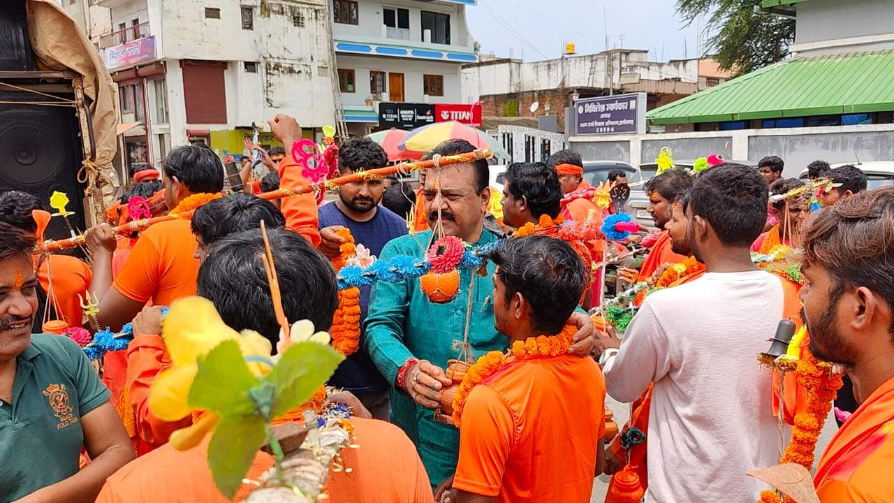 कांवर यात्रा का रेखचंद ने किया स्वागत