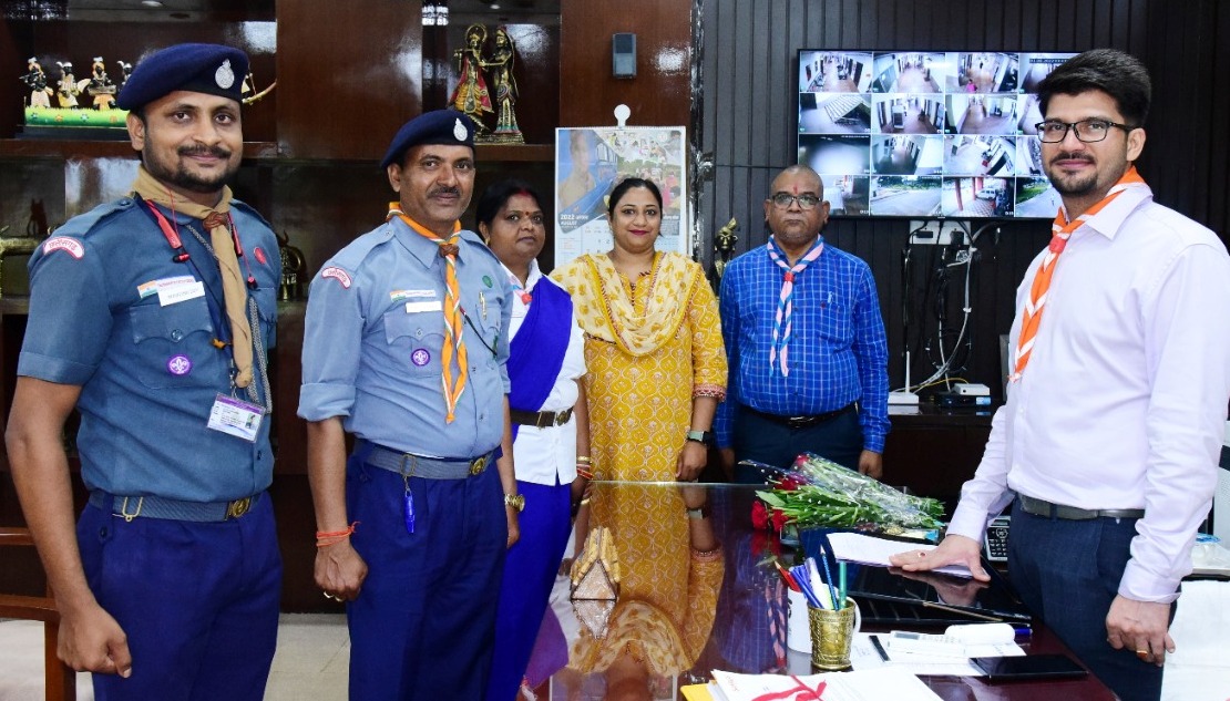 स्काउट एंड गाइड्स ने मनाया स्कार्फ दिवस स्काउट एंड गाइड्स ने मनाया स्कार्फ दिवस