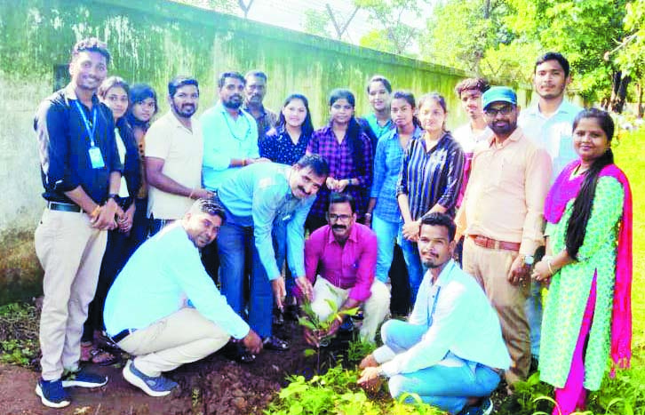 आईएसबीएम विवि में औषधीय पौधों का रोपण आईएसबीएम विवि में औषधीय पौधों का रोपण
