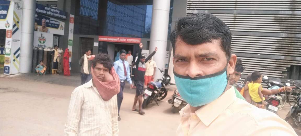 टीआई ने बचाई युवक की जान, अस्पताल में करावाया भर्ती