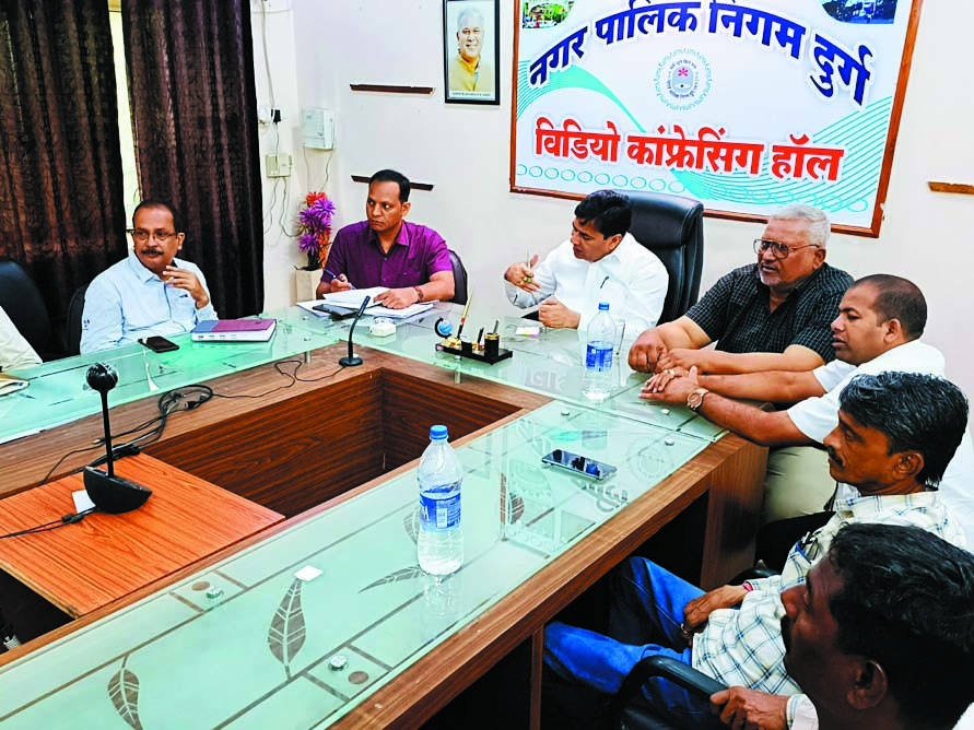 कार्यों में लापरवाही करने वाले इंजीनियरों  के विरुद्ध होगी सख्त कार्रवाई-महापौर
