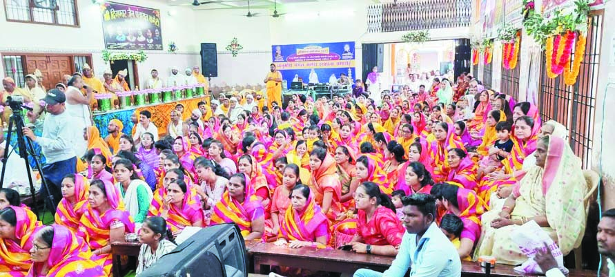 त्यौहारी सीजन में वेतन के लिए तरस रहे ठेका सफाईकर्मी