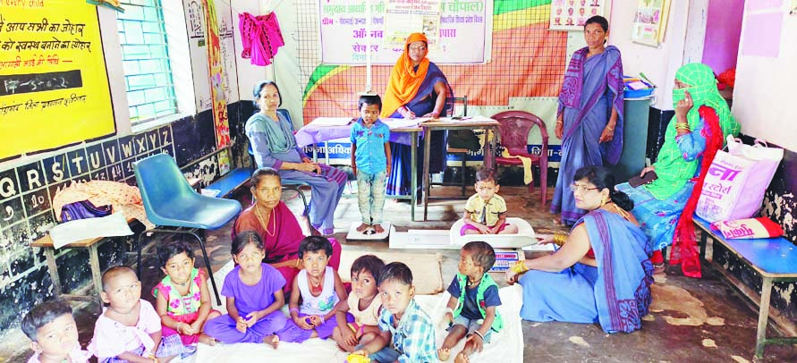 आंगनबाड़ी में मनाया वजन त्यौहार आंगनबाड़ी में मनाया वजन त्यौहार