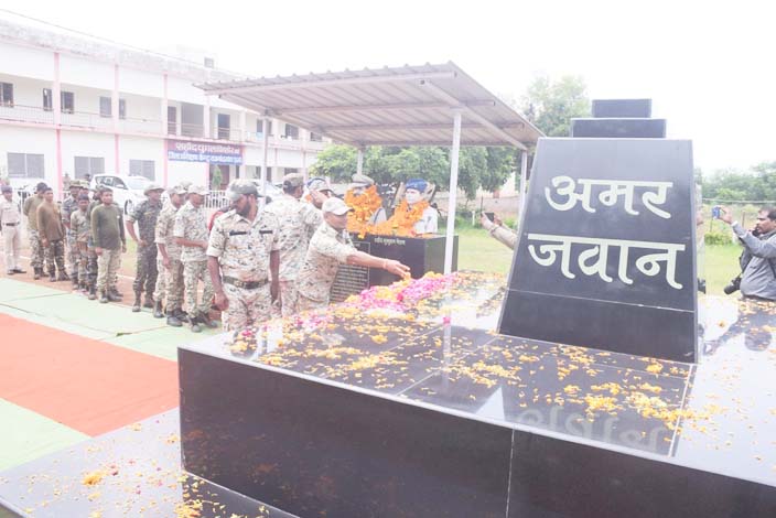 उप निरीक्षक युगलकिशोर और कृष को महकमे ने किया याद