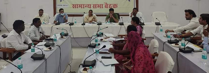 सरगुजा में मात्र 18 फीसदी धान की रोपाई, थरहा अब बोने योग्य नहीं सरगुजा में मात्र 18 फीसदी धान की रोपाई, थरहा अब बोने योग्य नहीं