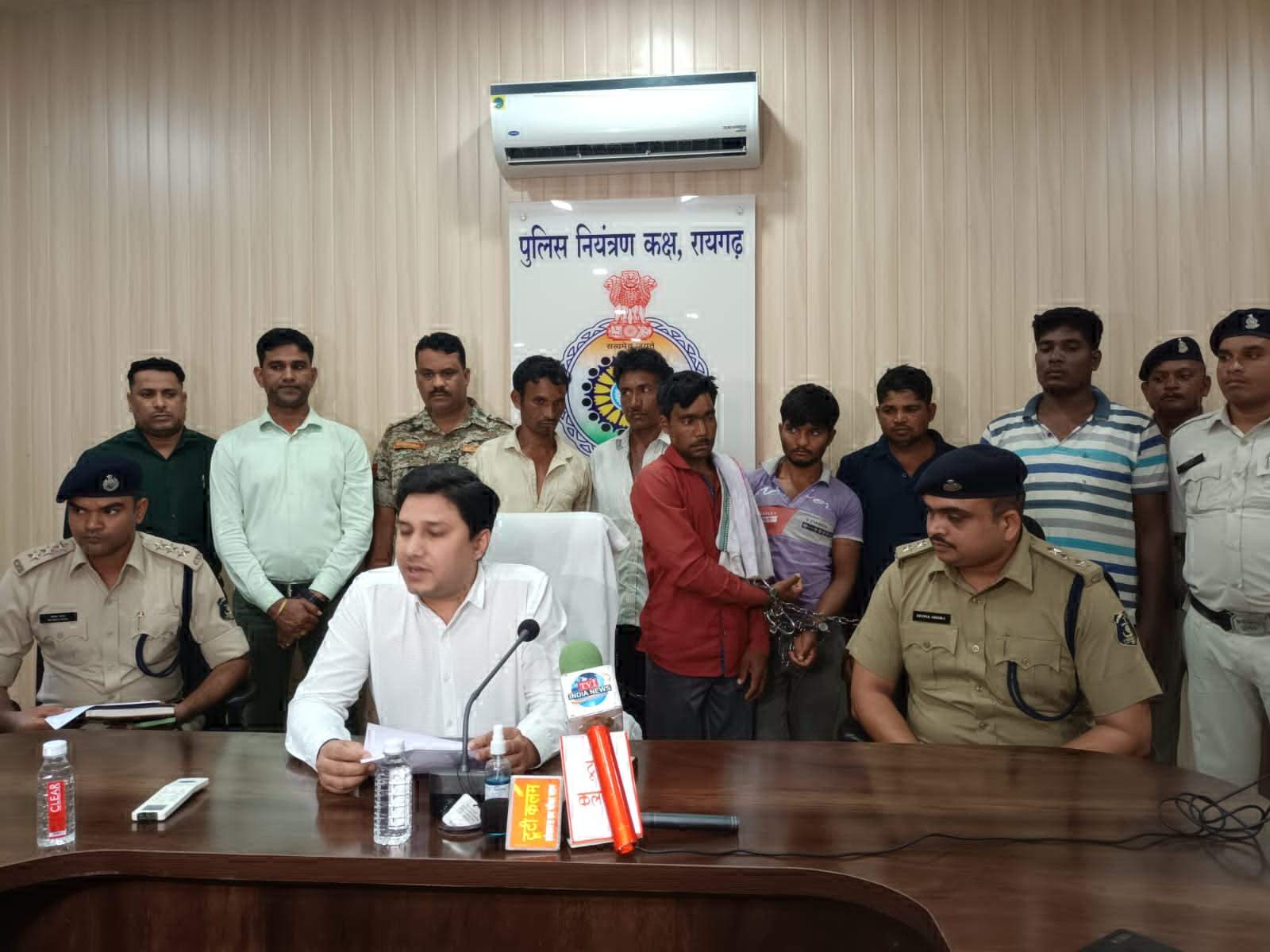 तंत्र-मंत्र के नाम पर दोहरी हत्या, एक नाबालिग 7 गिरफ्तार