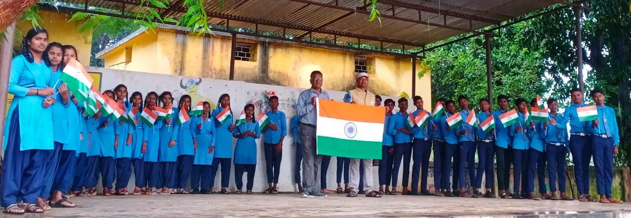 तिरंगा यात्रा और घर-घर तिरंगा की तैयारियां जोरों पर तिरंगा यात्रा और घर-घर तिरंगा की तैयारियां जोरों पर