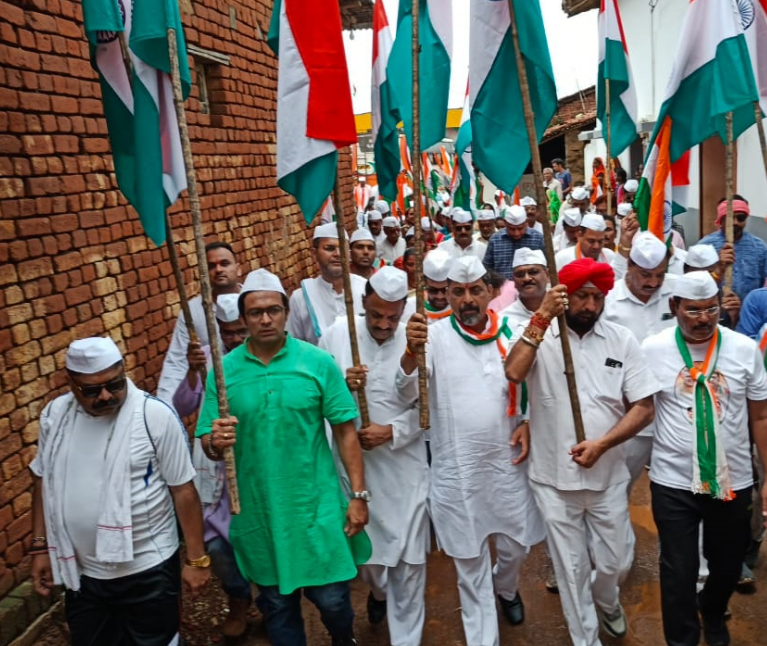 आजादी की हीरक जयंती पर कांग्रेस की गौरव यात्रा का आगाज आजादी की हीरक जयंती पर कांग्रेस की गौरव यात्रा का आगाज