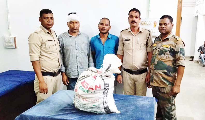 नशीली कफ सिरप समेत 2 बंदी